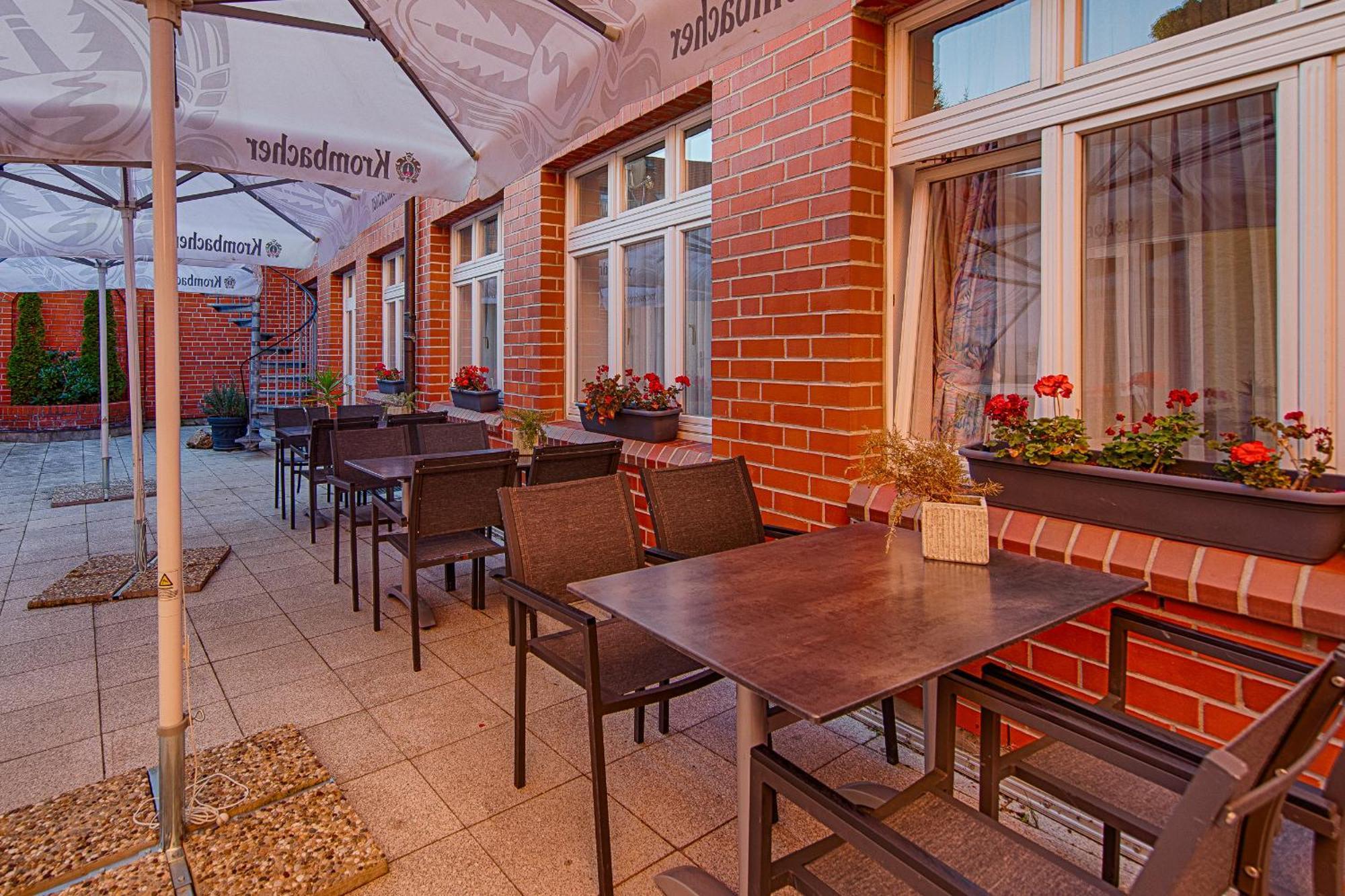Hotel Fuersteneck Бернбург Экстерьер фото