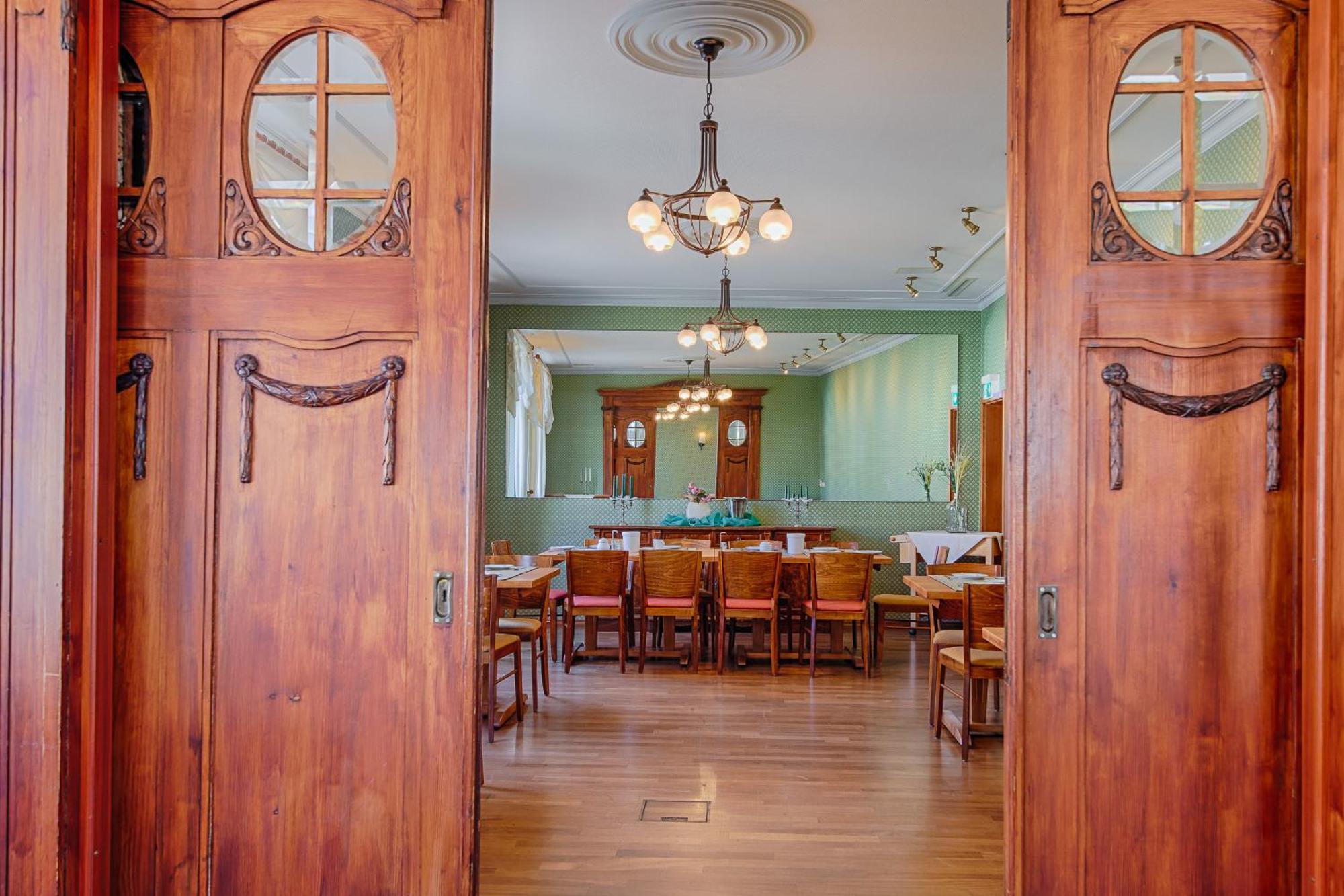 Hotel Fuersteneck Бернбург Экстерьер фото