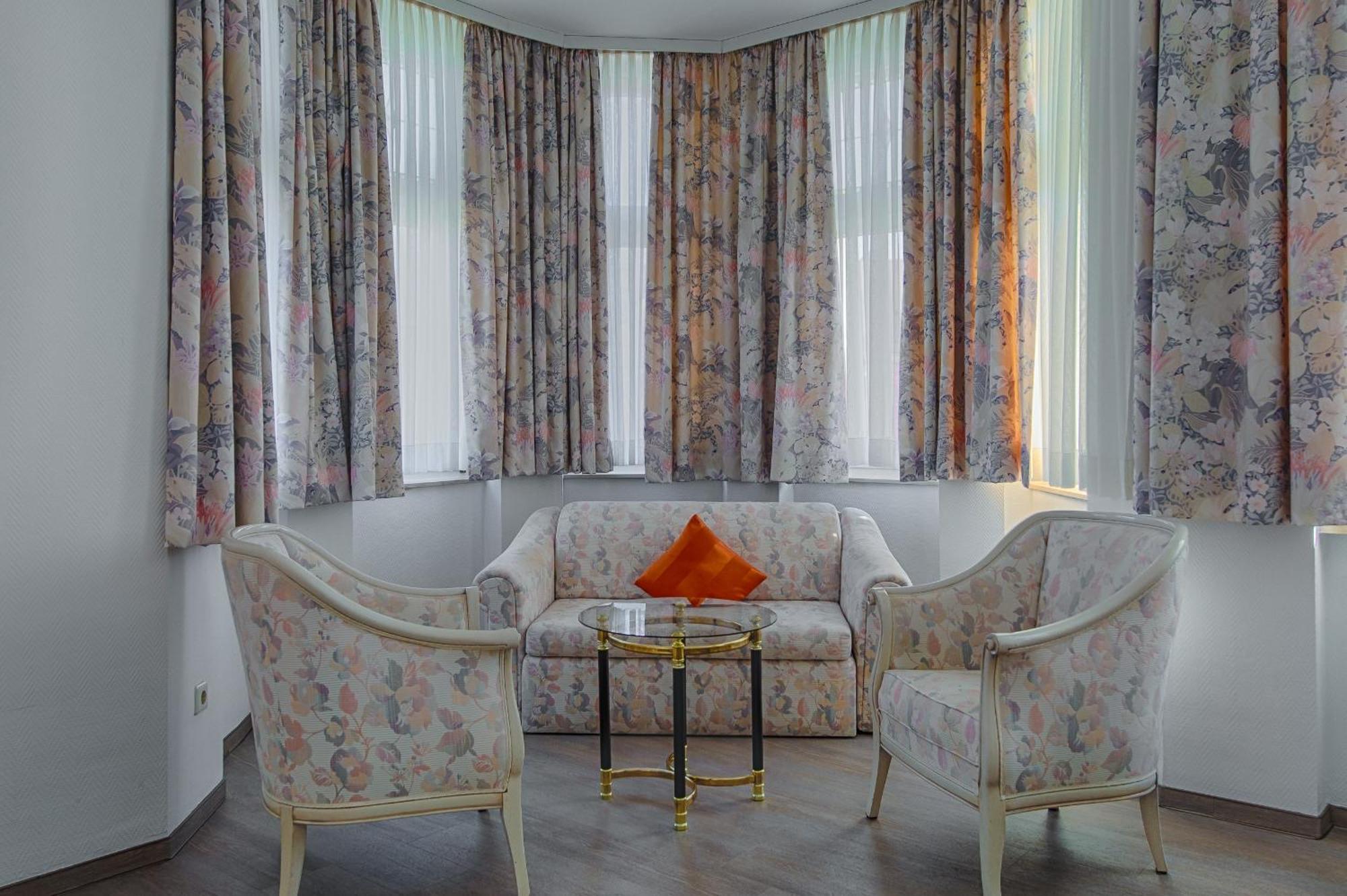 Hotel Fuersteneck Бернбург Экстерьер фото