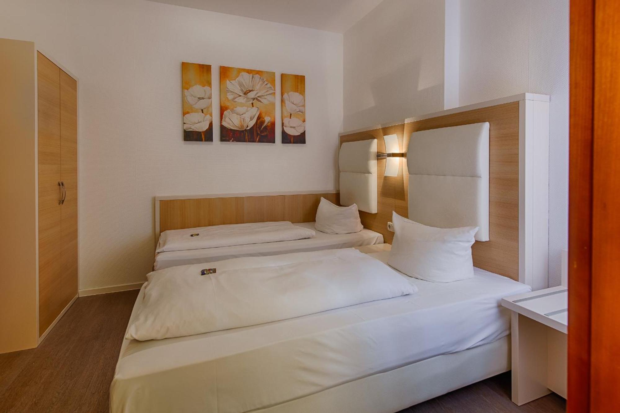 Hotel Fuersteneck Бернбург Экстерьер фото