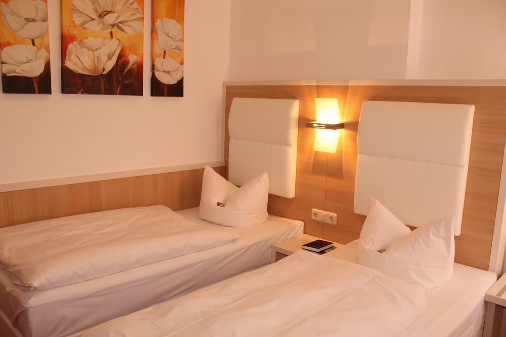 Hotel Fuersteneck Бернбург Экстерьер фото