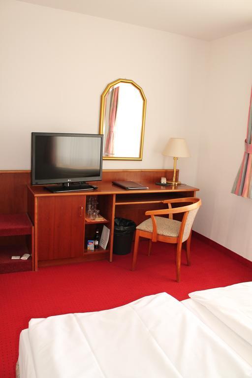 Hotel Fuersteneck Бернбург Экстерьер фото