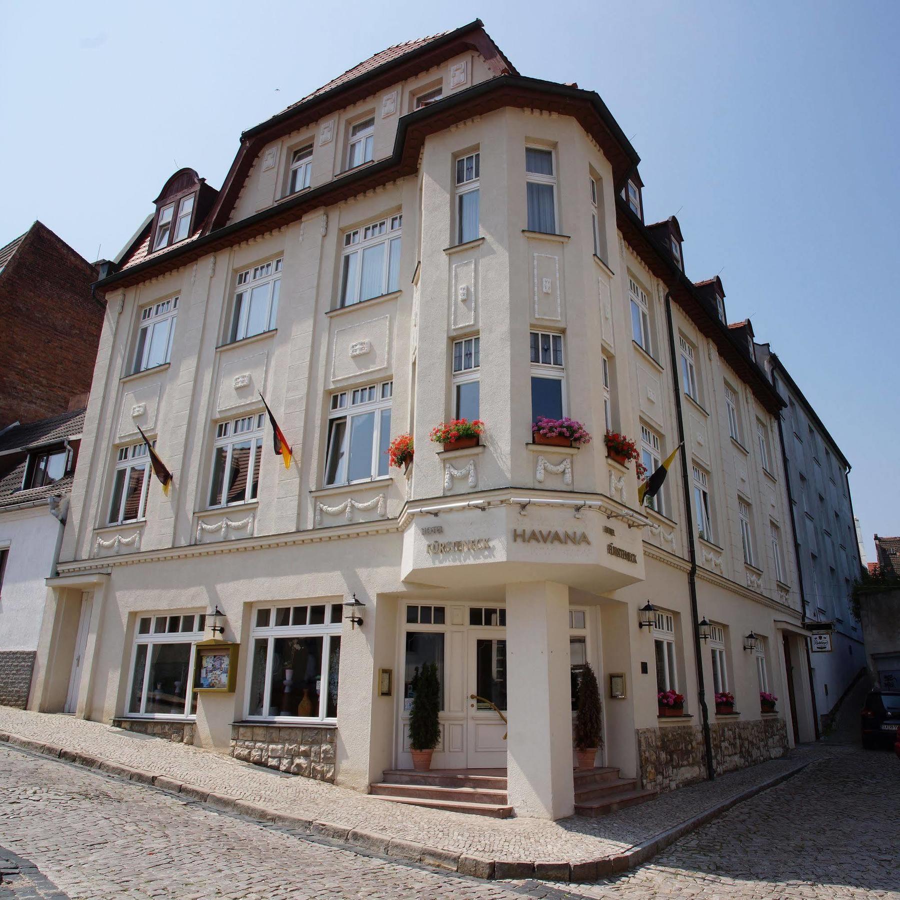 Hotel Fuersteneck Бернбург Экстерьер фото